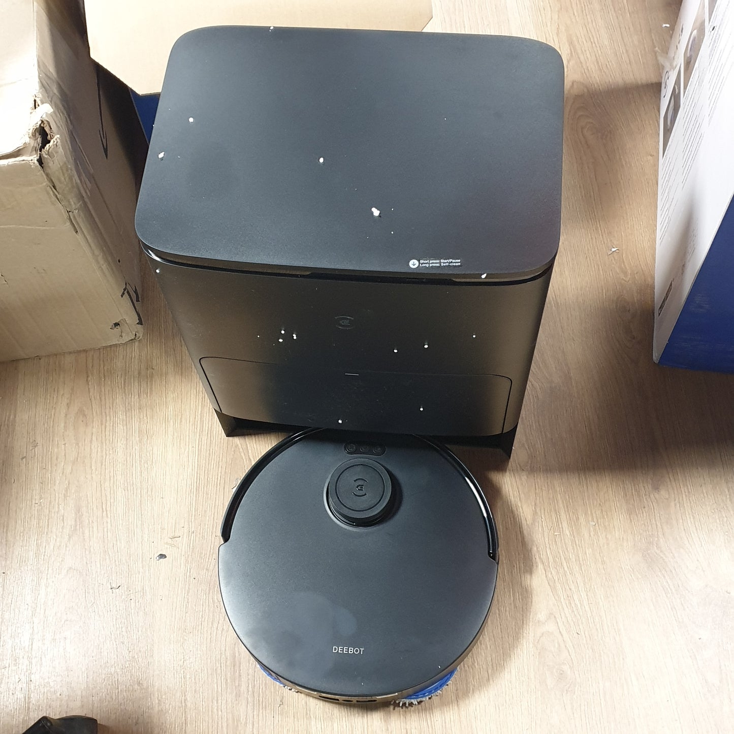 89012 - ECOVACS - Fshesë Robotike T30S PRO, Fuqi Thithjeje 11000Pa, Teknologji Anti-Ngatërresë, Fshirje Adapting me Skajet TruEdge™, Fshirje me Ujë të Nxehtë, Zbrazje Automated, Shmangje e Pengesave me Inteligjencë Artificiale