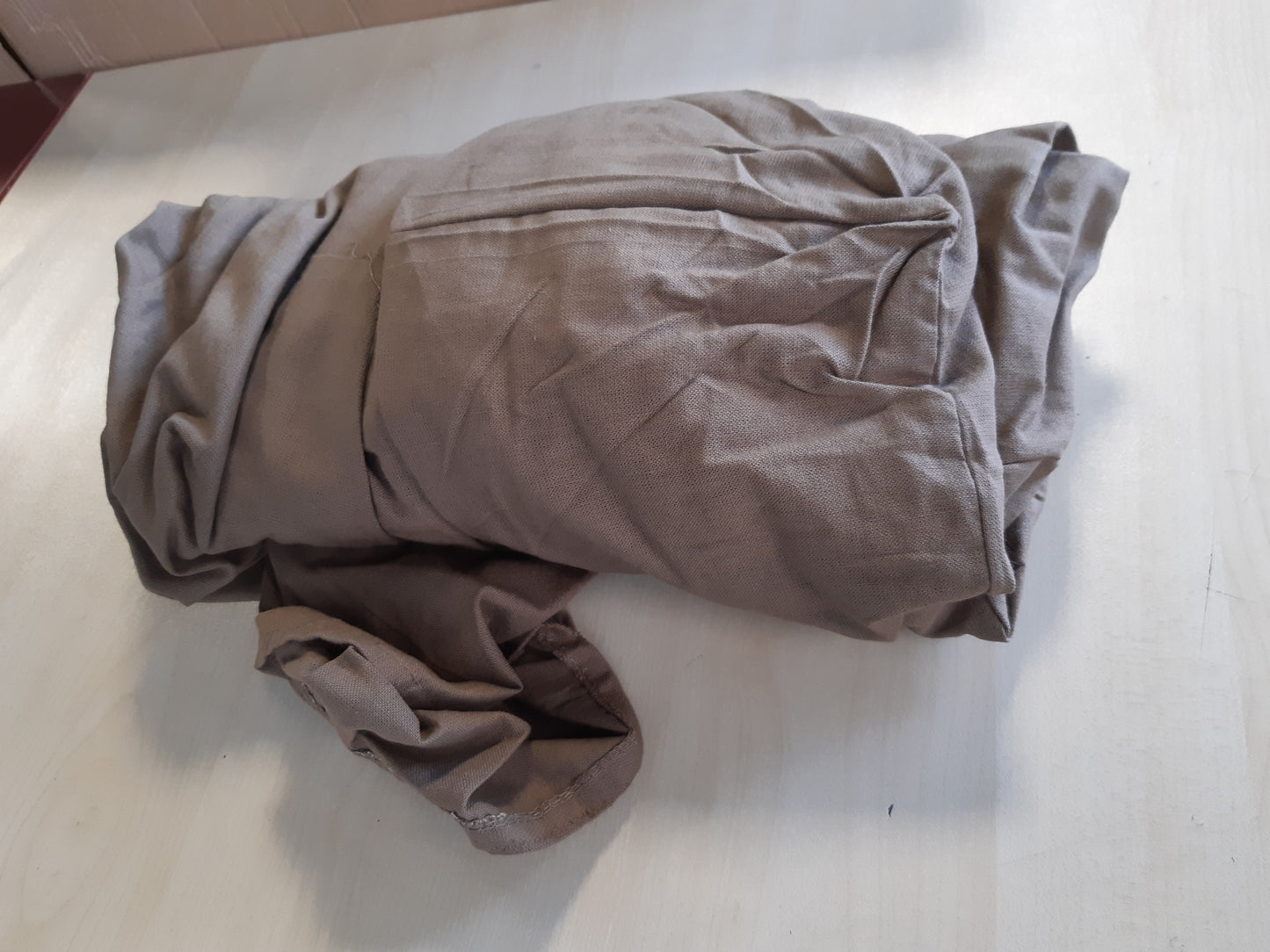 213737 - Mbulesë për divan prej pambuku, ngjyrë taupe, 120 deri në 200 cm x 140