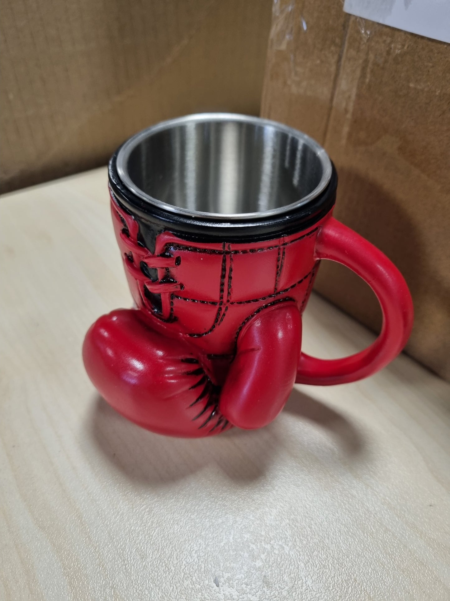 252828 - Gotë Bibykivn me Doreza Boksi 200ml, jashtme prej rrëshire dhe çelik inox, E kuqe