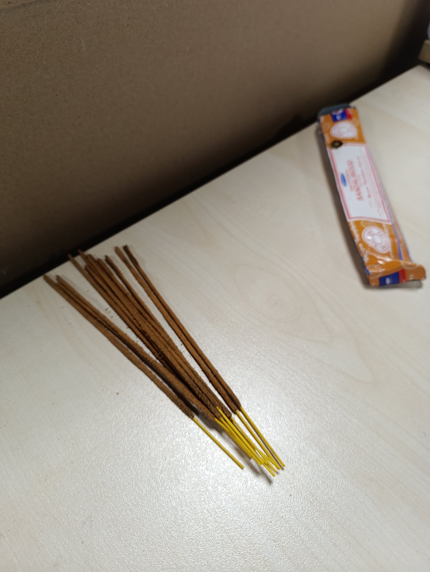 248981 - SATYA Shkopinj temjani me dru sandali, 1 pako