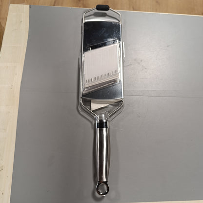 255310 - RÖSLE Prerëse Julienne, 3 futje, çelik inox 18/10, me mbështetëse silikoni, për perime, e zezë