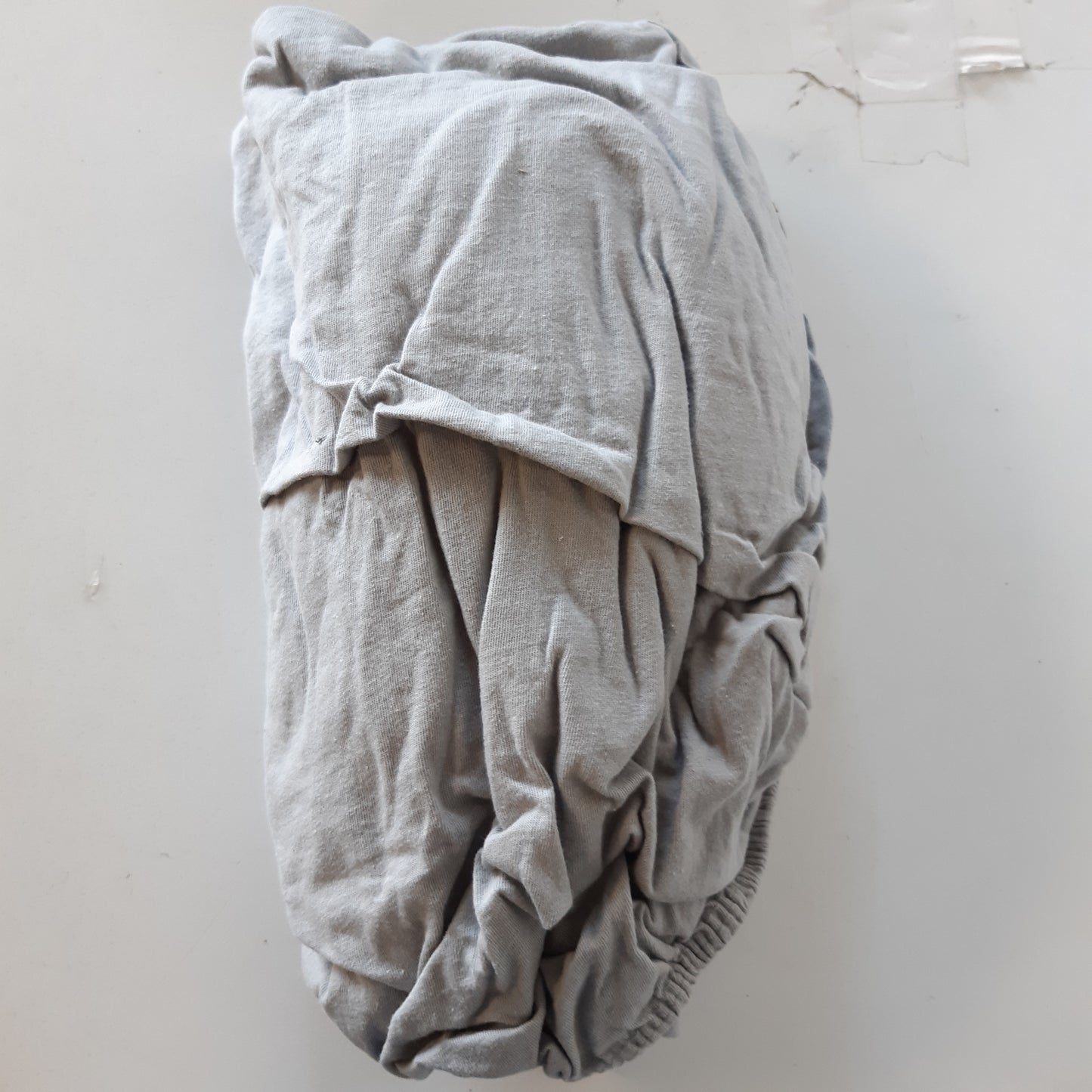 223053 - ÇARÇAF KOMFORTEC I LIDHUR PËR SHTRAT: 180x200 cm - 100% Pambuk Jersey 135g/m² - I Certifikuar Oeko-Tex - 30 cm Xhep i Thellë - Gri