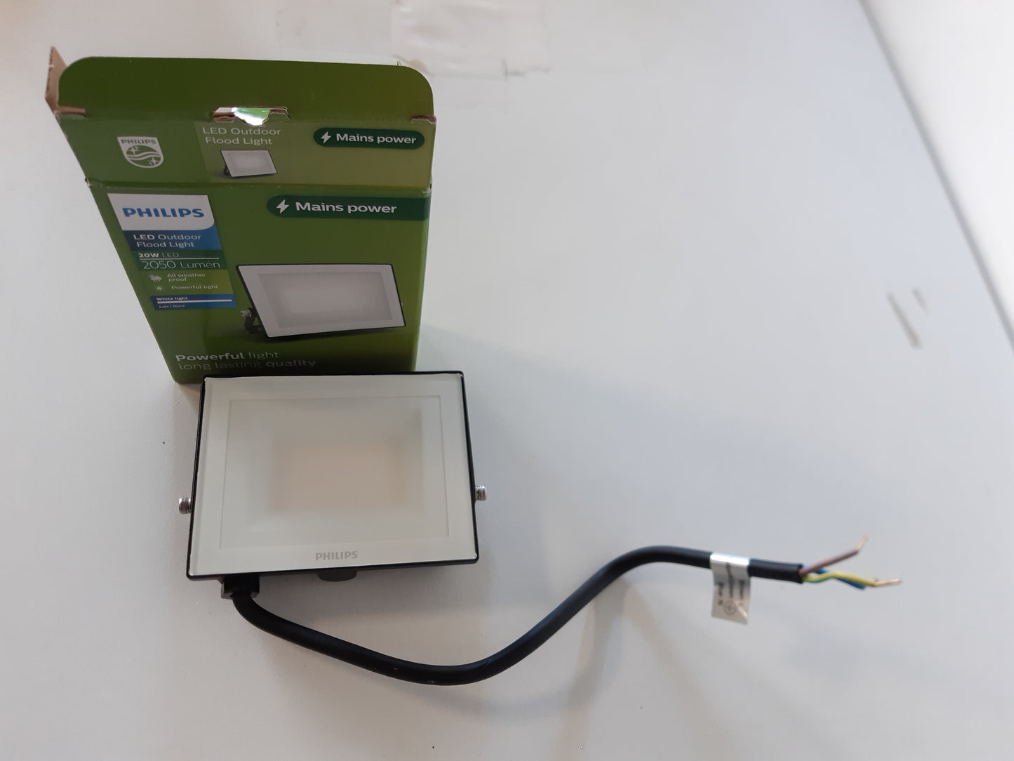 253661 - PHILIPS LOIS Dritë prozhektorësh 20W - 3000K - E zezë