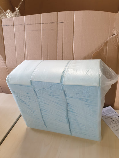 195600 - AMAZON BASICS Mbrojtëse Stërvitjeje për Qen dhe Këlyshë, me Dizajn 5-Shtresor Kundër Rrjedhjeve, Sipërfaqe që Thahet Shpejt, Madhësi e Rregullt, 150 Copë, Blu, 56 x 56 cm