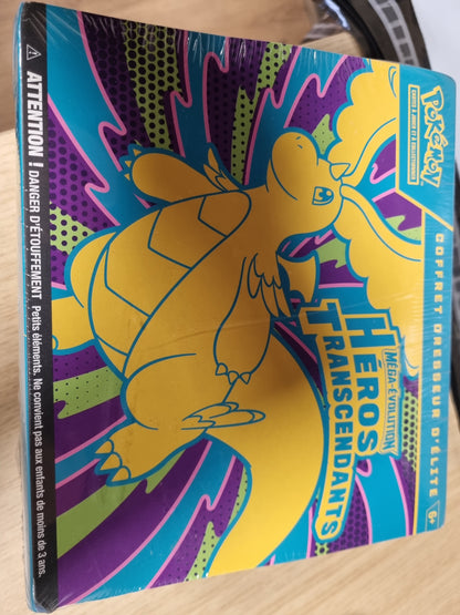 141367 - Pokémon: Mega Evolution Elite Trainer Set - Transcendent Heroes (1 Kartë Promo Plotësisht e Ilustruar, 9 Pako Booster dhe Aksesorë Lojë Premium)