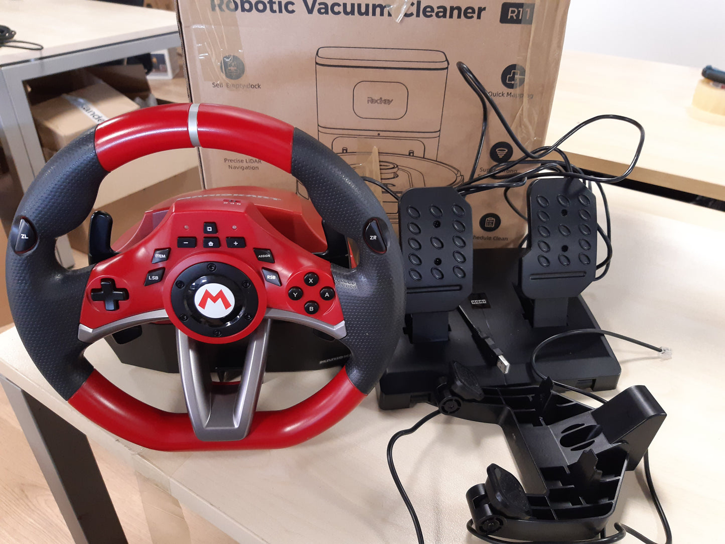 188701 - HORI - Rrotë Garash Mario Kart Racing Wheel Pro Deluxe për Nintendo Switch, e Licencuar Zyrtarisht nga Nintendo