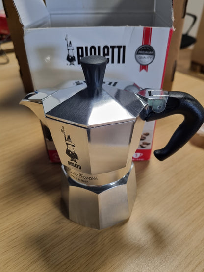 218501 - BIALETTI Moka Express, Makinë Kafe, 3 Gotë (130ml), Alumini, Argjendi