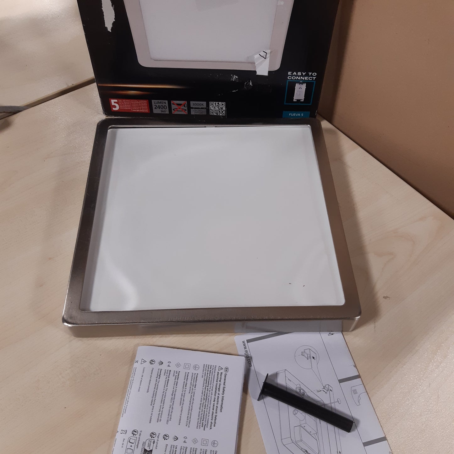 250997 - EGLO Llambë tavani LED Fueva 5, G x G 28.5 cm, llambë me 1 dritë e montuar në sipërfaqe e bërë nga çeliku dhe një sipërfaqe llambë plastike, llambë tavani në ngjyrë nikel mat, e bardhë