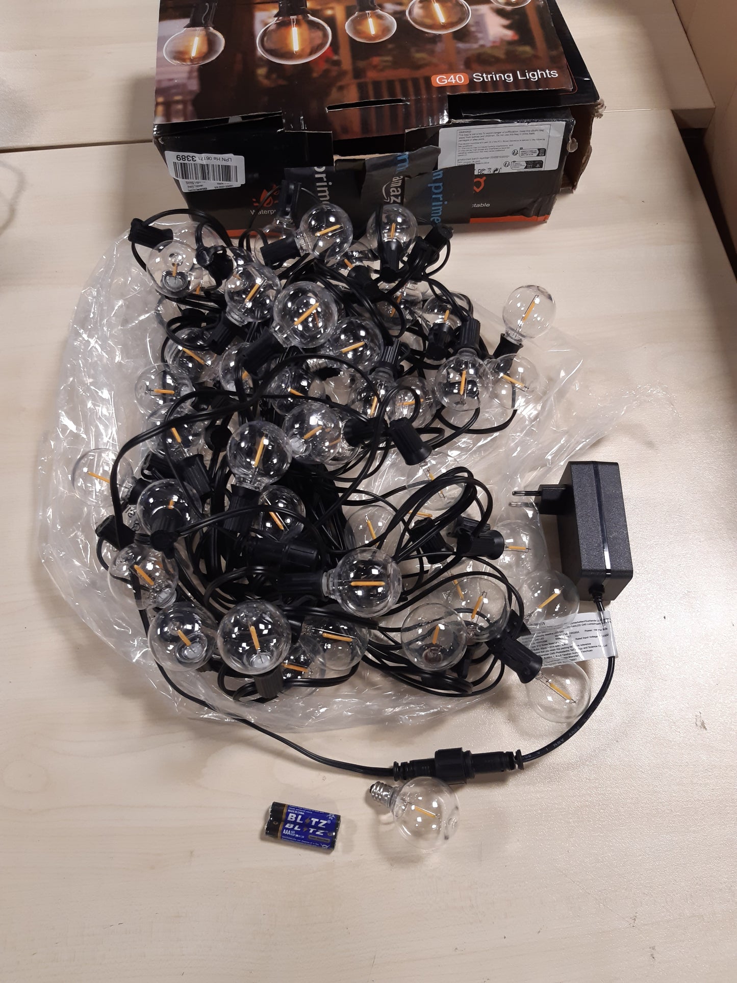 255602 - Toipwen Drita teli të jashtme 30M me telekomandë, 50+2 llamba, IP45, 2700K e bardhë e ngrohtë