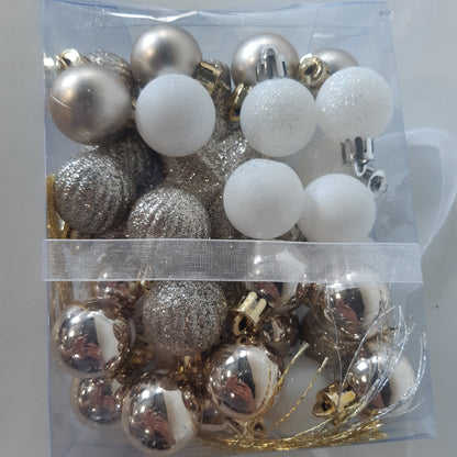 169074 - ZBUKURIME KRISHTLINDJESH, Set prej 30 Pjesësh Mini Dekorimesh të Bardha dhe të Arta, Zbukurime Plastike 3cm për Pemën e Krishtlindjeve, Zbukurime Mat me Shkëlqim