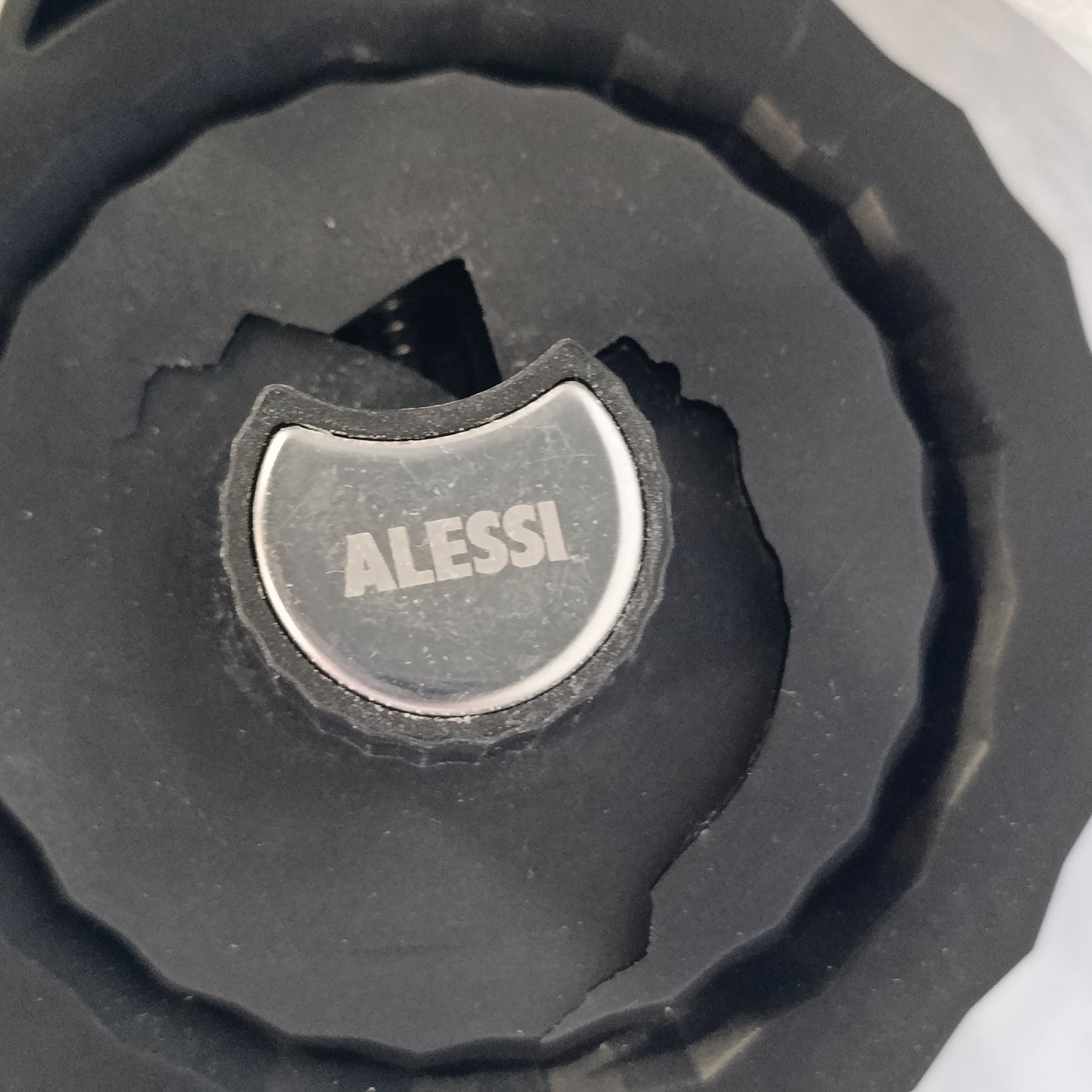 213084 - ALESSI Çajnik Elektrik, Rrëshirë Termoplastike, Prizë Europiane 2400W, 170 cl, E Zezë