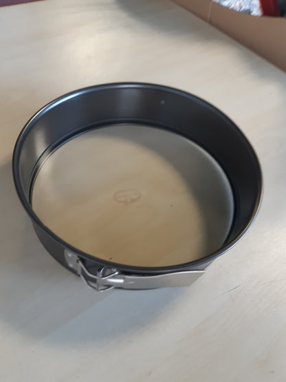 222534 - DR. OETKER Tavë pjekjeje me bazë qelqi Ø 26 cm, rezistente ndaj prerjeve dhe gërvishtjeve, jo-ngjitëse, Sasia: 1 copë