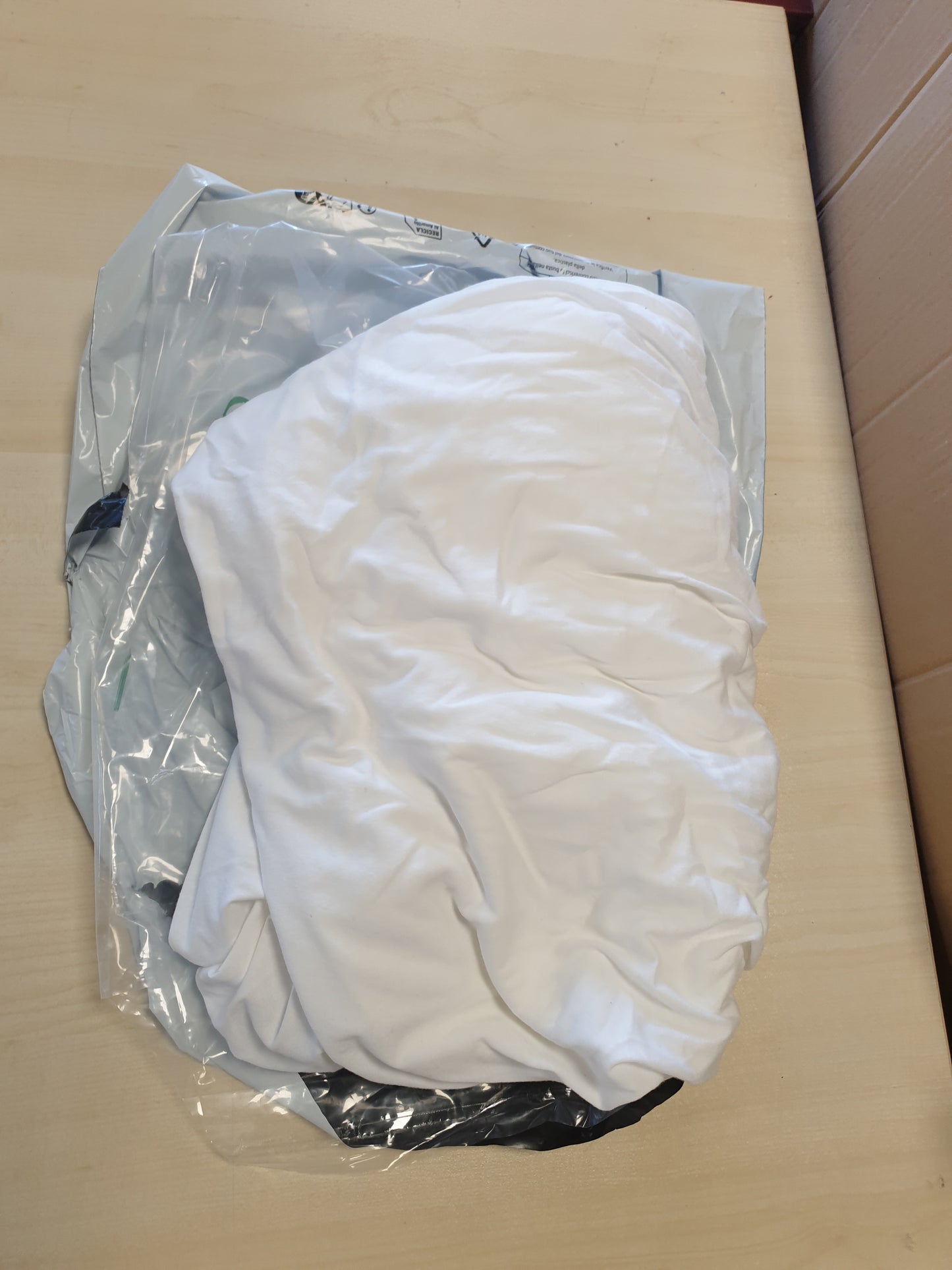 201210 - DREAMZIE Çarçaf Premium me Fiksim, Pambuku Jersey, 150 g/m², Masa 90x200 - 100x200 cm, Lartësi Anësore e Ulët, për Mbulesa, Certifikuar Oeko-TEX, Ngjyra e Bardhë