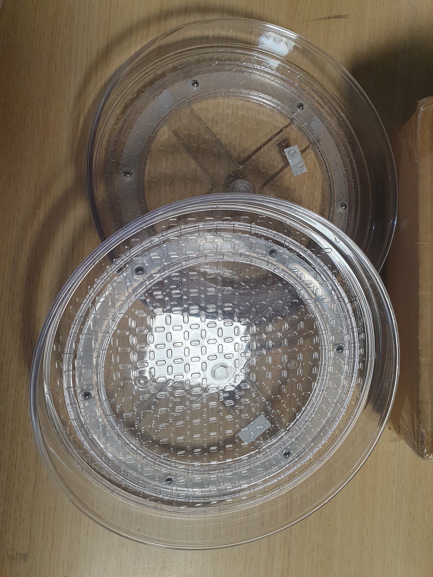 224301 - AMAZON BASICS Tabaka rrotulluese për ruajtje Lazy Susan, transparente, 22.9 cm, pako me 2 copë