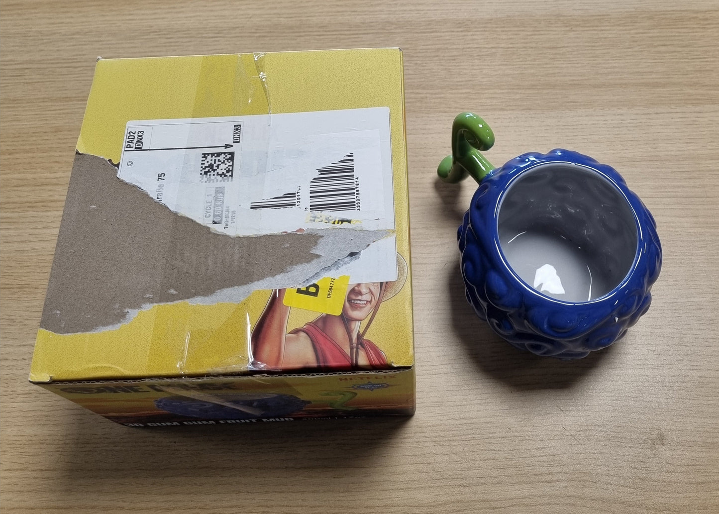 200542 - GRUPO ERIK - Filxhan Kafeje 3D One Piece Gum Gum Fruit, Qeramike, 16 x 10 x 12.5 cm, Kapaciteti 500 ml, Mall për Dhurata - Licencuar Zyrtarisht nga One Piece Anime