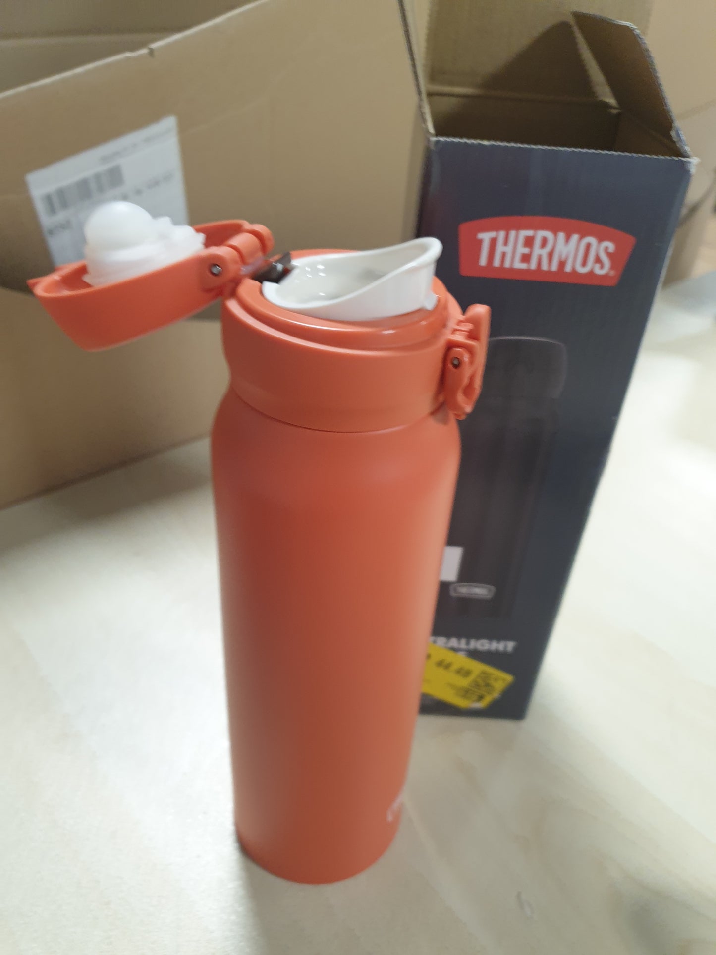 217580 - THERMOS Shishe e izoluar, çelik inox, 0.75 L, portokalli me shkëlqim mat, 10 orë e nxehtë/20 orë e ftohtë, papërshkueshme nga rrjedhjet, për ujë, çaj, pije freskuese