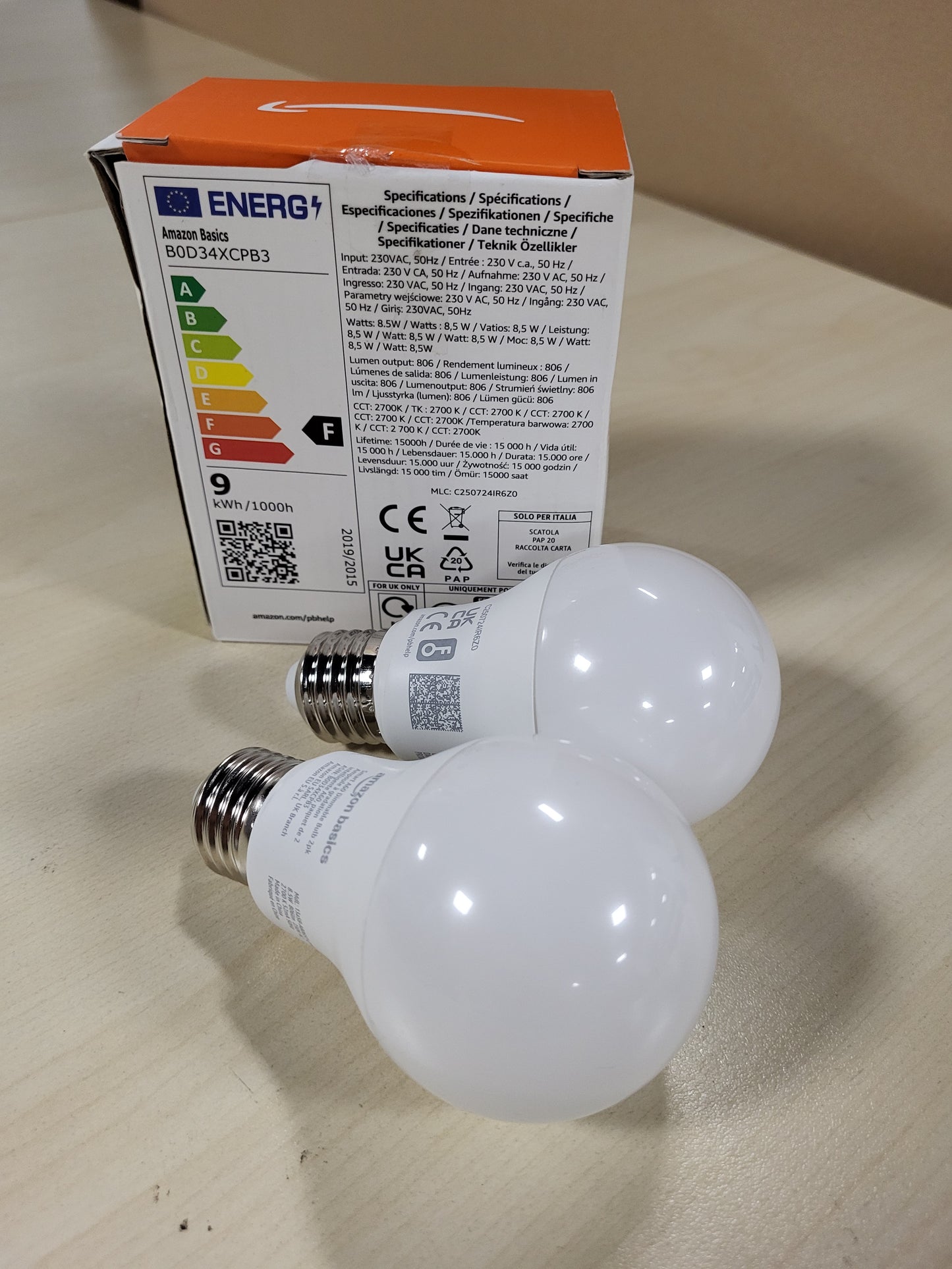 219388 - AMAZON BASICS Llambë LED inteligjente, me errësim, E27, e bardhë e butë, 8W (ekuivalente me 60W), pako me 2