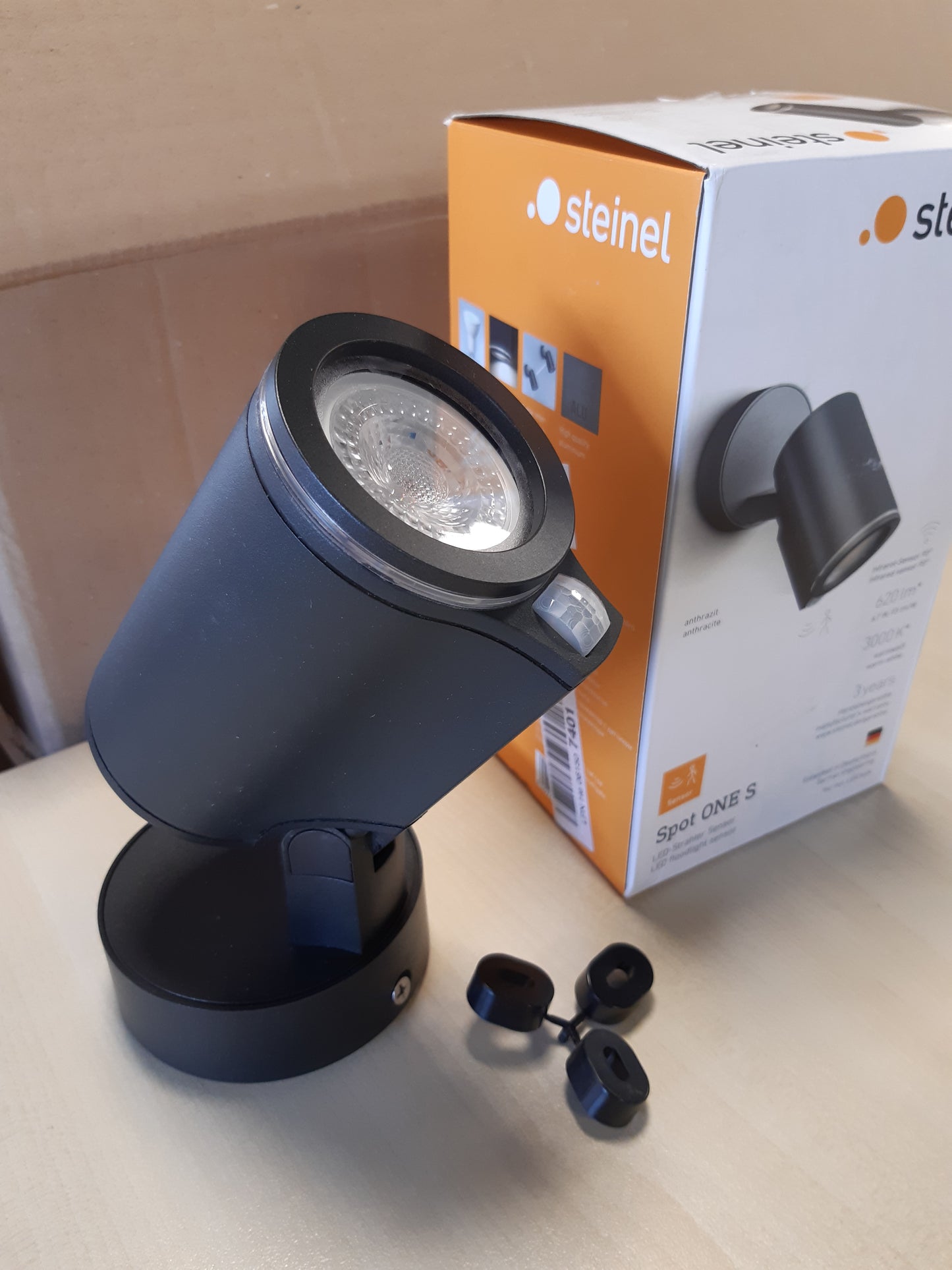 255163 - LLAMBË LED Steinel Spot ONE S antracit, sensor lëvizjeje 90°, me llambë LED GU10, e lidhur me rrjetin elektrik, alumini, 7.47 W