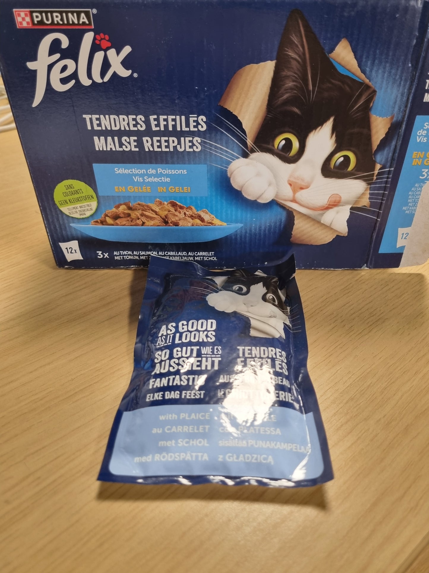 213468 - FELIX Copa të buta mishi për mace të rritura në pelte, ushqim i plotë, përzgjedhje peshqish: me ton, merluc, salmon dhe plaice, pako me 6 x (12 x 85g)