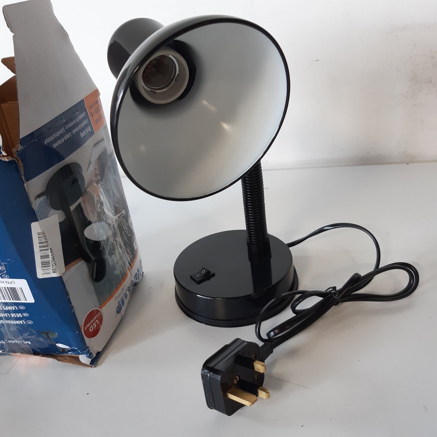 247925 - Velamp Llambë TL1201-N me kapëse, bazë E27, e pajtueshme me LED, krah fleksibël, kabllo dhe çelës, metalike, 6W, e zezë