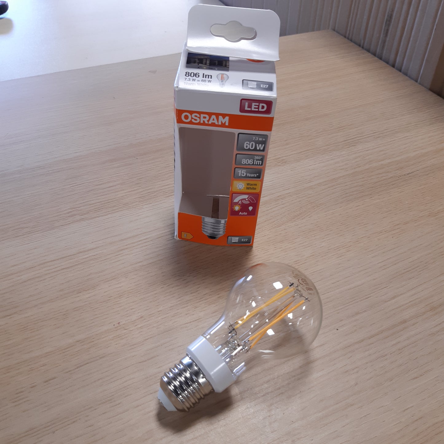 262881 - OSRAM Llambë LED Star+ me Sensor Lëvizjeje, Bazë E27, E Bardhë e Ngrohtë (2700K), 806 Lumen, Zëvendësuese 60W - Pako me 1 Ilumite