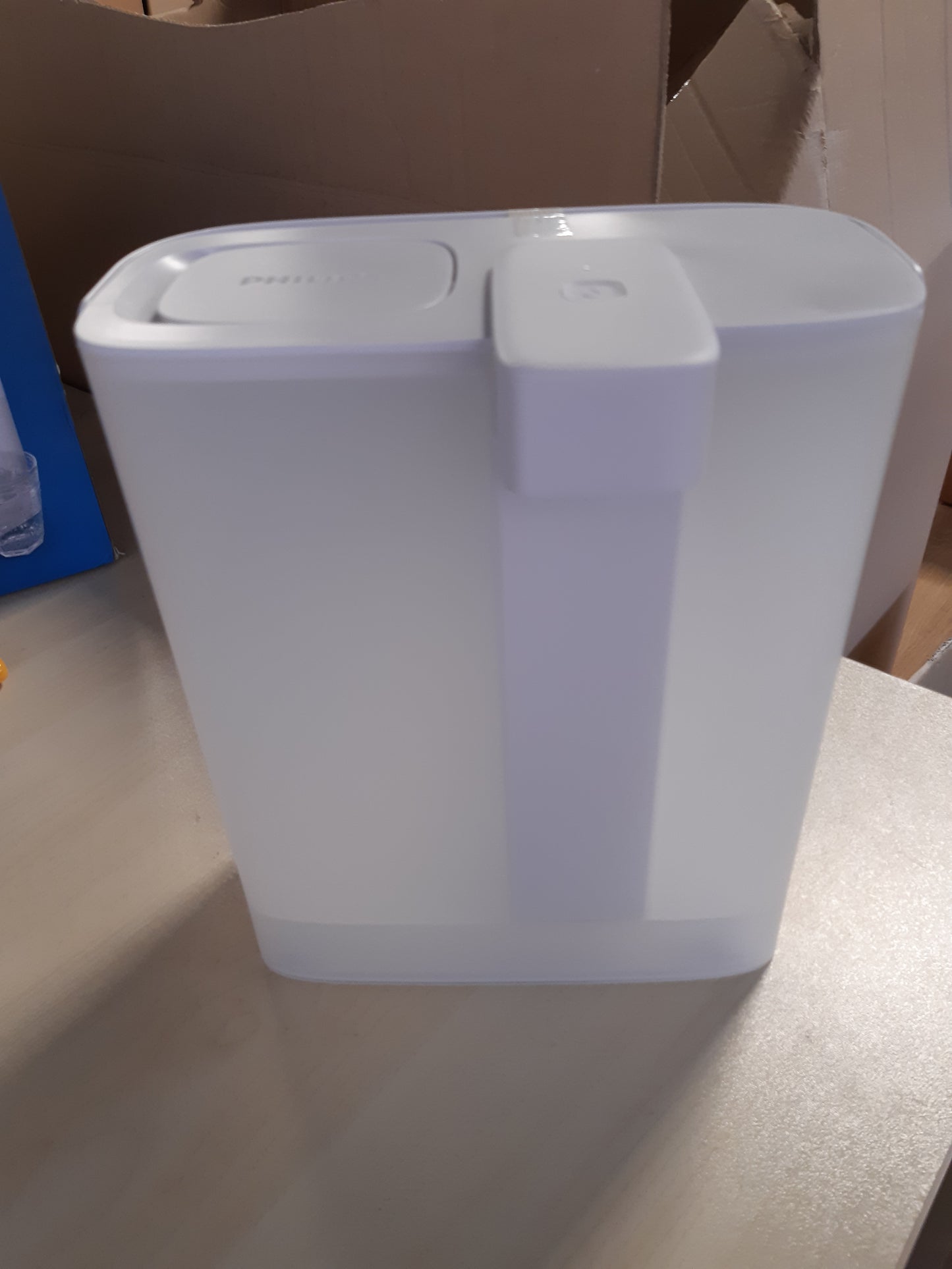 135308 - PHILIPS - Filtër Uji 'Water Instant', 3 L, me 3 Filtra 'Taste+', Zvogëlon Klorin dhe Plumbin, Ruajtja e Mineraleve