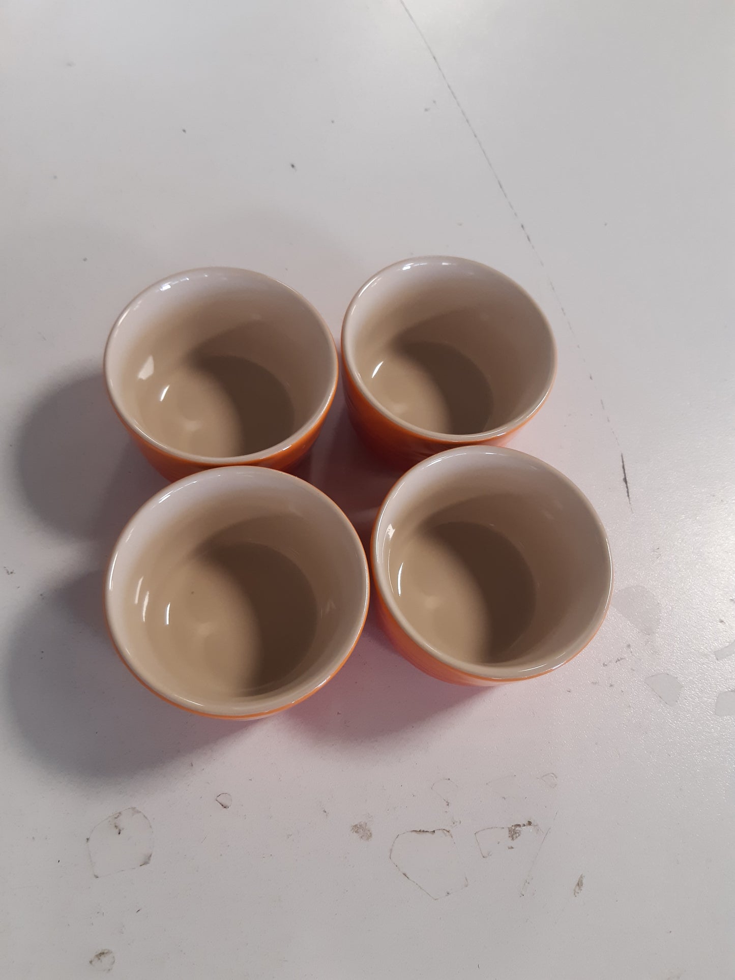 213953 - LE CREUSET Set me 4 forma mini prej gresi, 100 ml secila, të kuqe për furrë