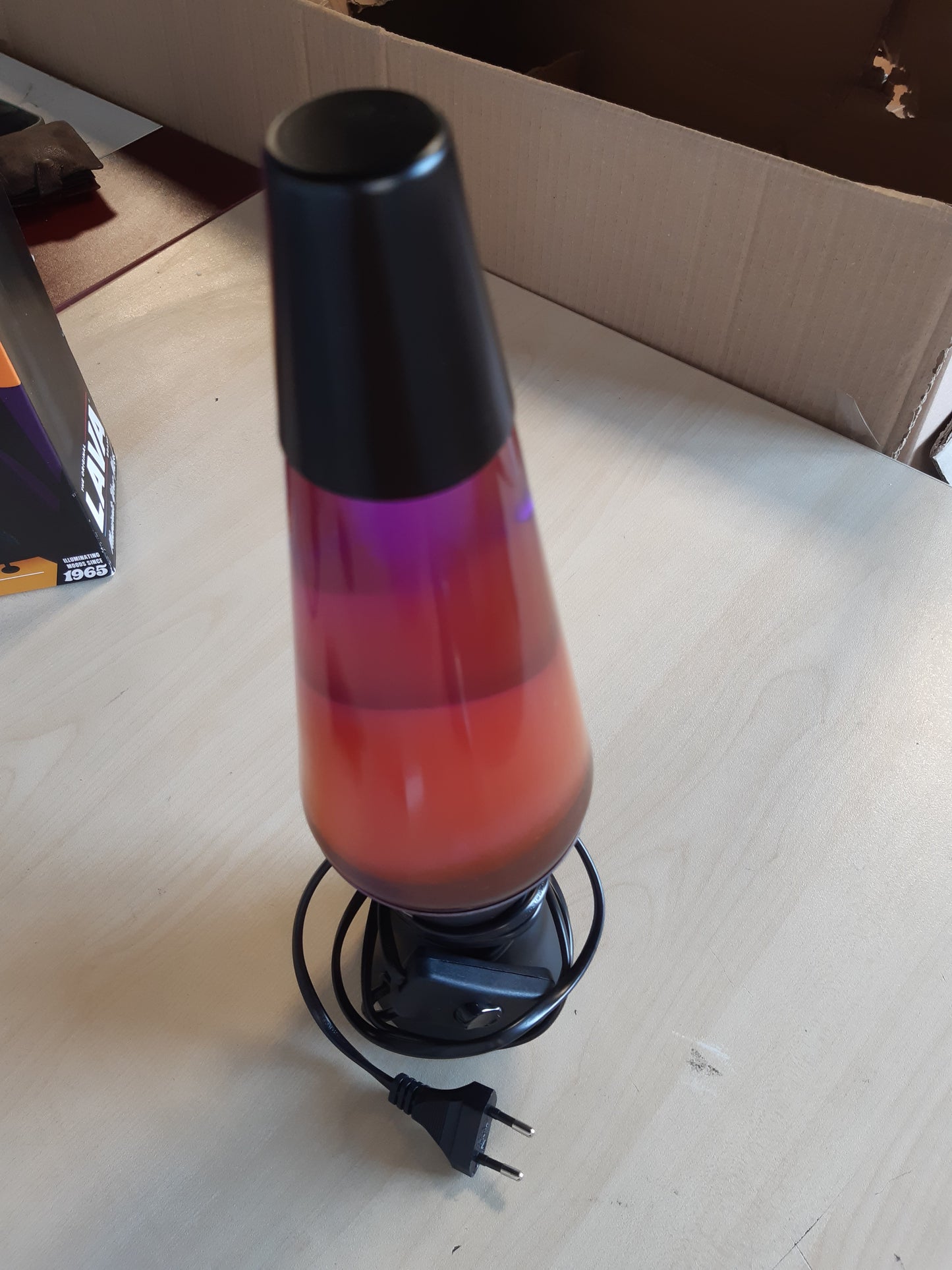 213650 - LAVA® Llambë Lave Evenfall Rocket 2391, dyllë e verdhë, lëng vjollcë, 14.5 inç