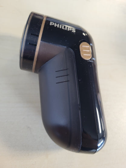 223825 - PHILIPS Heqës pushi GC026/80 - 8800 RPM, Teh i madh, 3 madhësi rrjete, i sigurt për të gjitha pëlhurat, Enë që pastrohet lehtë, Funksionon me 2 bateri AA, Dizajn kompakt
