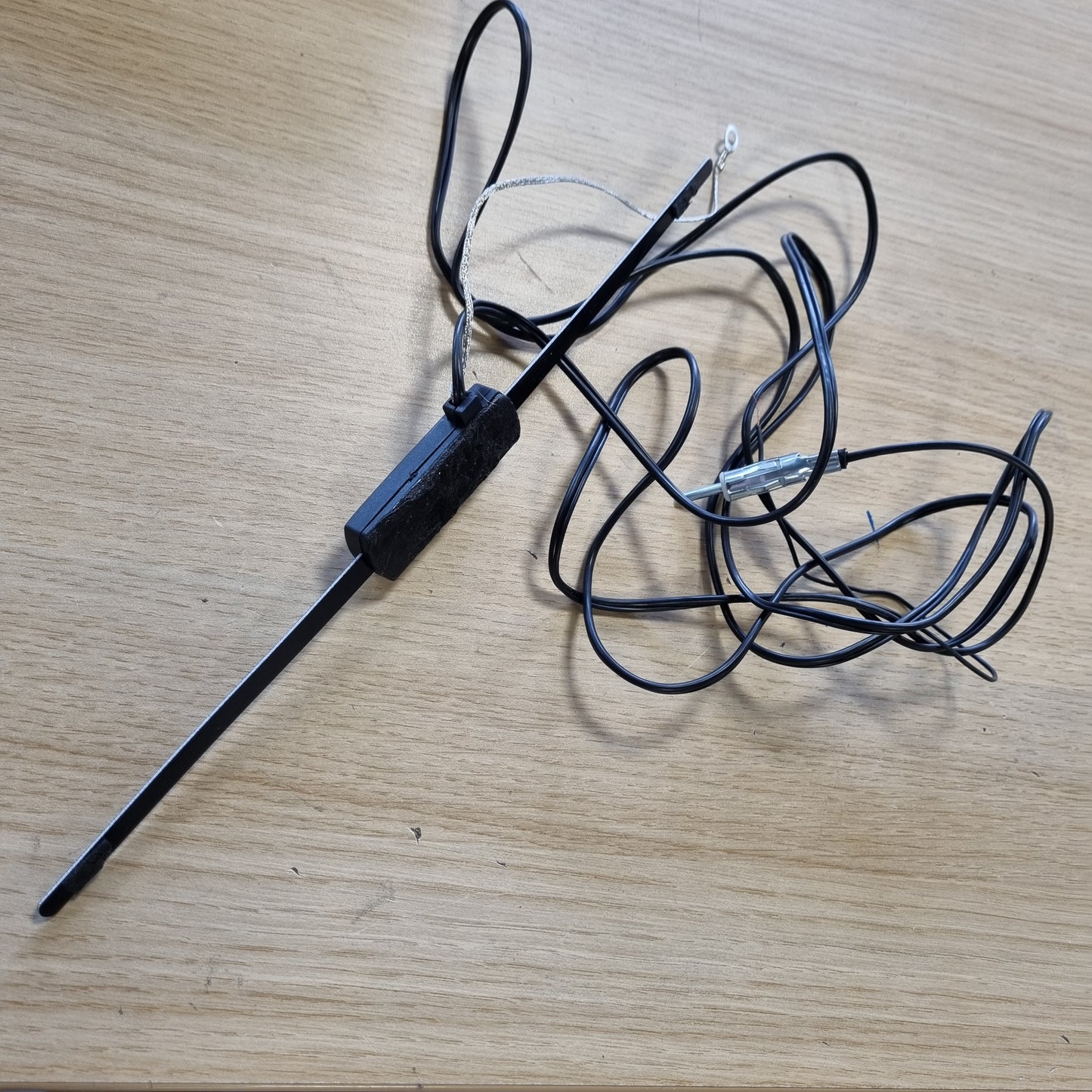 269217 - SOUND-WAY Antenë FM e Amplifikuar me Rrugë për Përdorim të Brendshëm, Vetëngjitëse, për Makinë, Kamion, Kamper, E Zezë