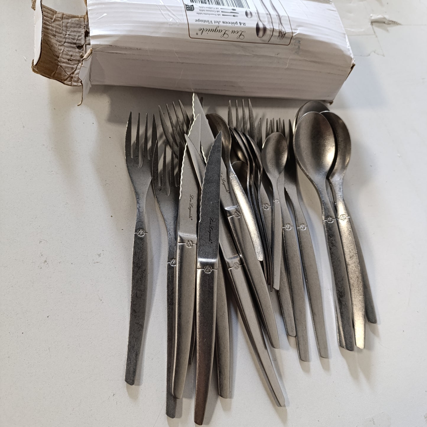 221815 - LOU LAGUIOLE Set takëmesh 24 pjesë për 6 persona, çelik inox 18/0, përfundim të lëmuar, Gri Vintage