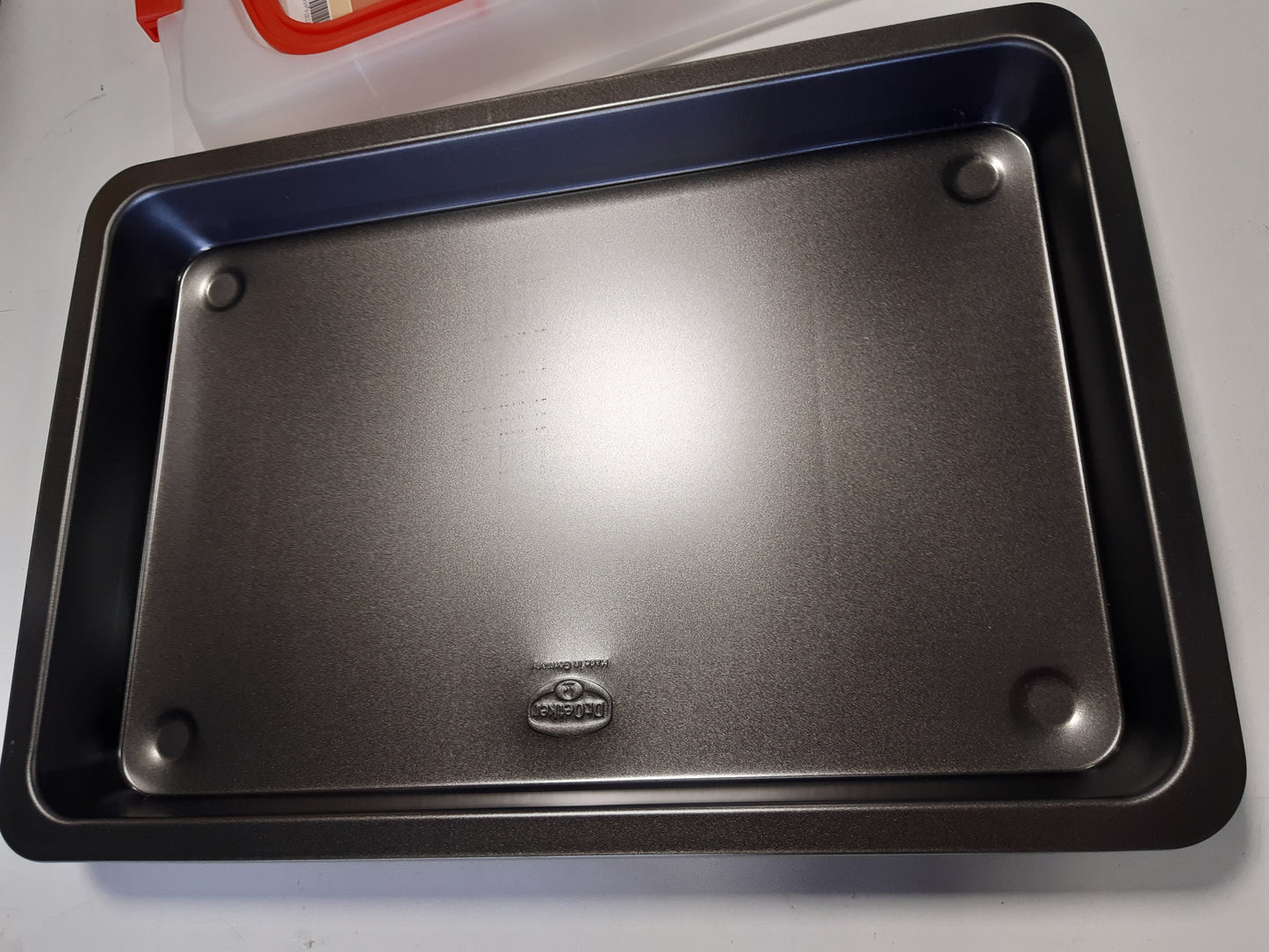 251622 - DR. OETKER Tepsi Pjekjeje me Mbulesë Transporti Bake & Go – 3 në 1: Tepsi Furre për Pjekje, Ruajtje dhe Transportim – Jo-Ngjitëse, 42x29x4 cm