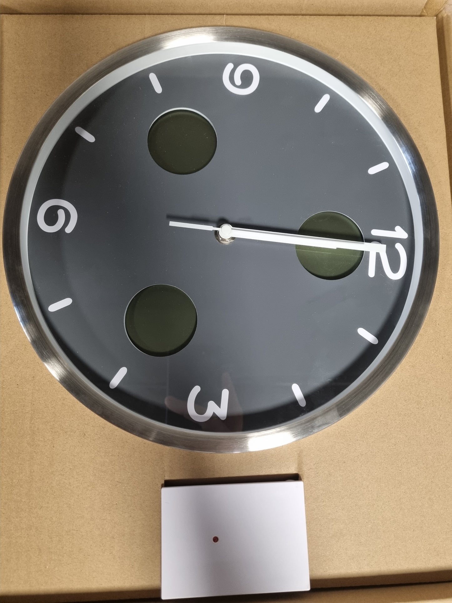 183306 - BRESSER Orë Muri me Radio-Kontroll 8020211MGU000 MyTime IO NX, Gri, me Termometër dhe Higrometër, Diametri 30 cm