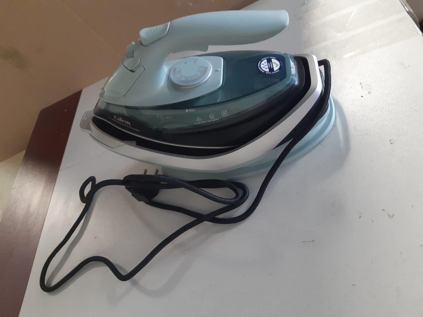 221105 - CALOR Hekur me avull pa tel Freemove Power, 2600W, Prodhim i vazhdueshëm avulli 40g/min, Shtim avulli 220g/min, FV6672C0