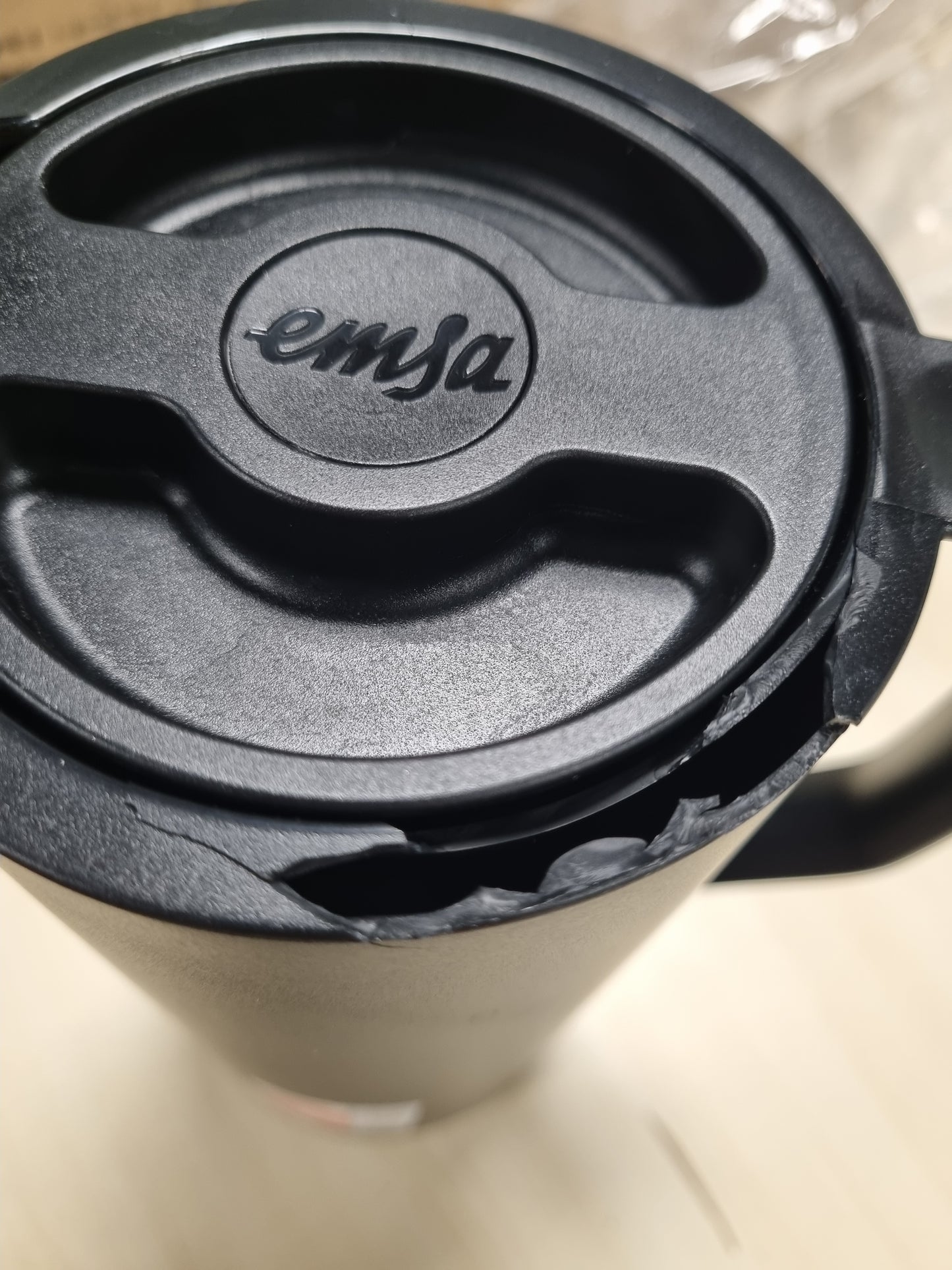 223261 - EMSAS Enë e izoluar 1L, plastike, termos me mbyllje të shpejtë, mban pijet të nxehta për 12 orë, të ftohta për 24 orë, mbulesë qelqi, prodhuar në Gjermani, dizajn nordik, e zezë, N41707
